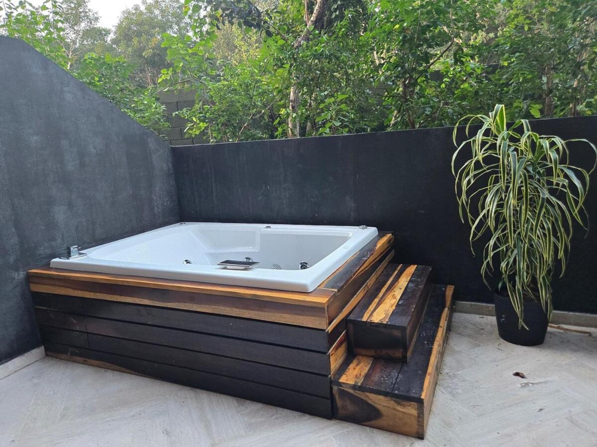 Apartment With Private Jacuzzi And Club