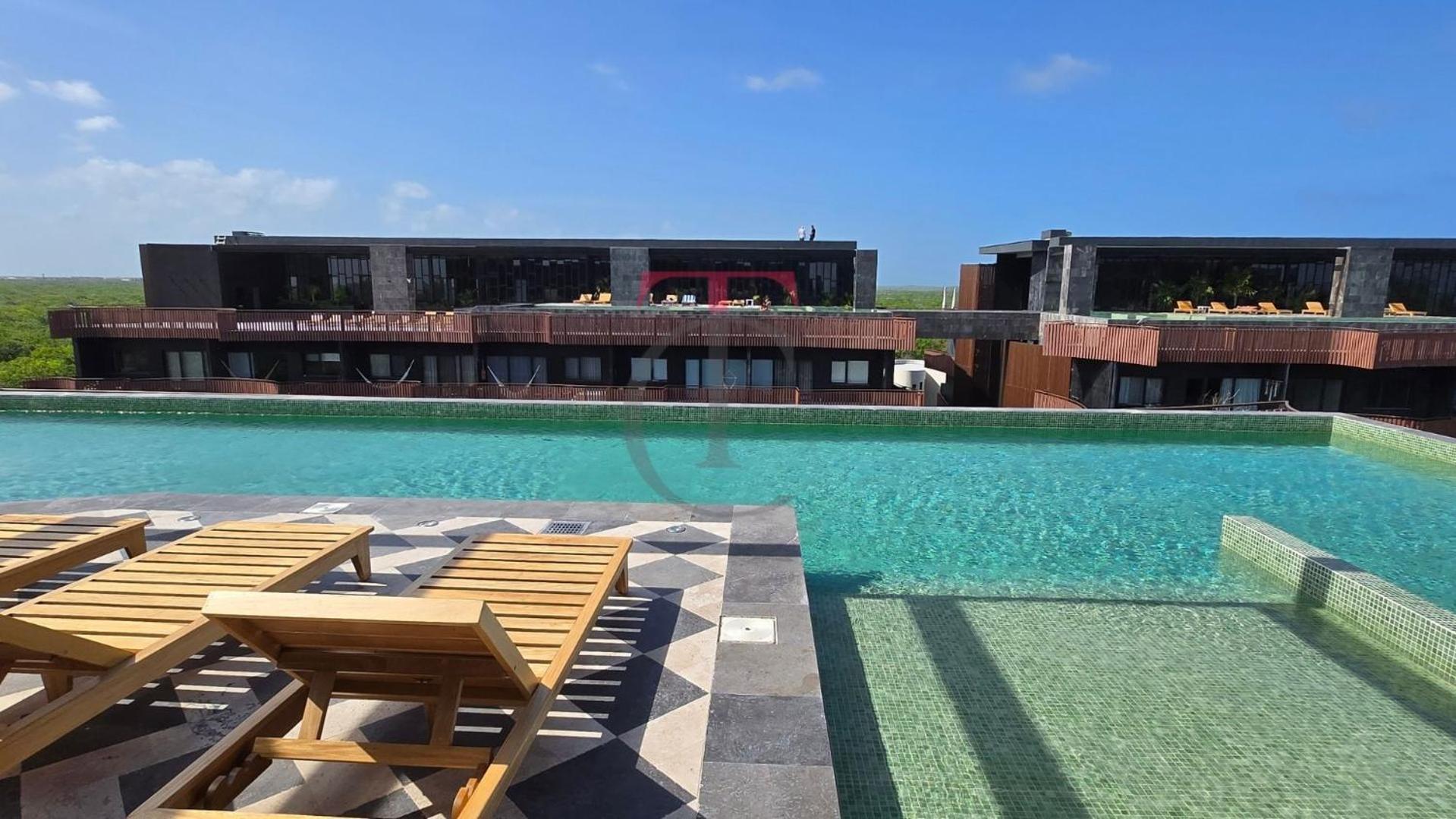 With Private Jacuzzi And Club *